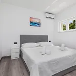 New Denis 2 וודיצה