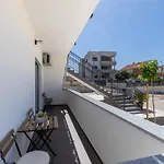 New Denis 2 דירה *