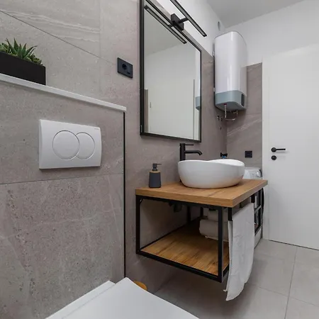 New Denis 2 * Vodice